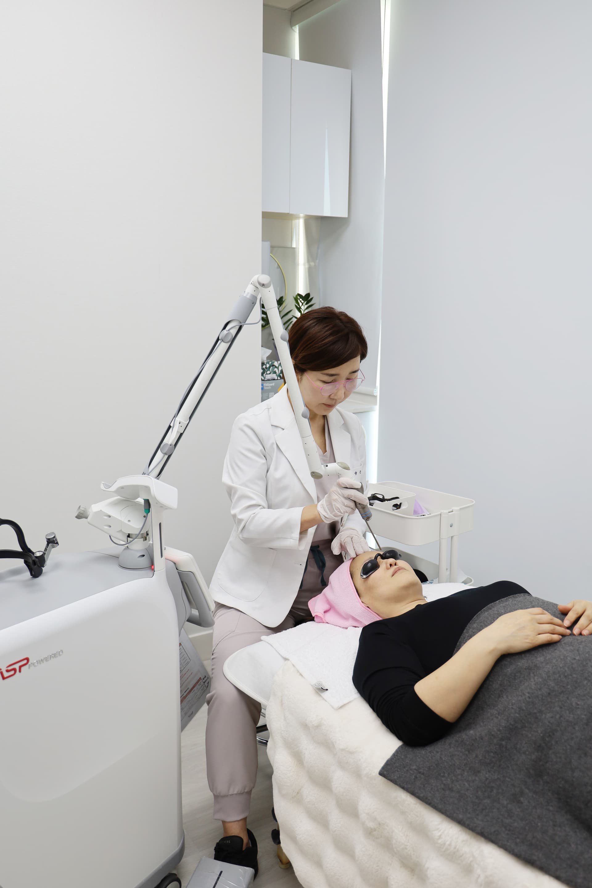 밴쿠버 스마일웰메디컬스파 레이저 시술