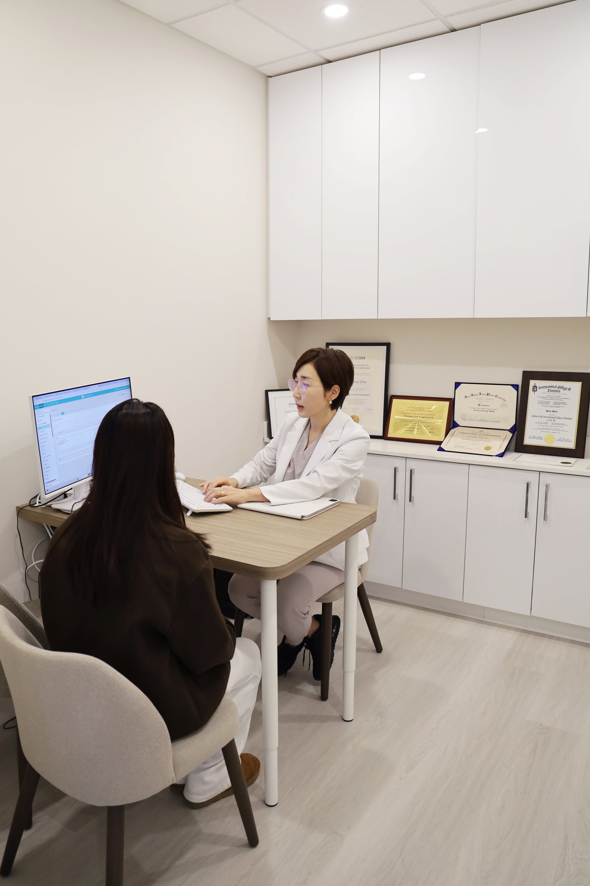 밴쿠버 스마일웰메디컬스파 피부 상담